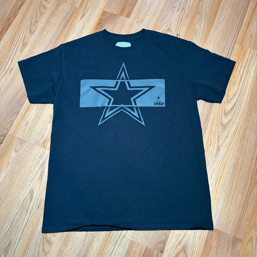 NFL Authentic Dallas Cowboys Crewneck Short Sleeve Shirt Size Medium Blue